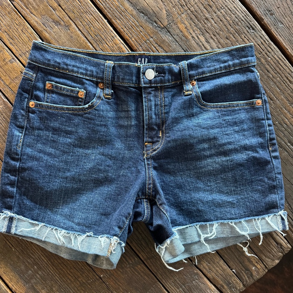 GAP 1969 Dark Blue Jean Denim Cutoff Frayed Shorts Women’s Size 26, 5” Short - Picture 2 of 9